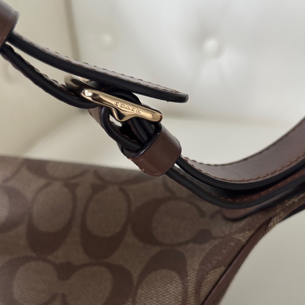 Coach Monogram Crossbody/Fanny pack or waist bag, adjustable strap. New With Tag - Picture 14 of 17